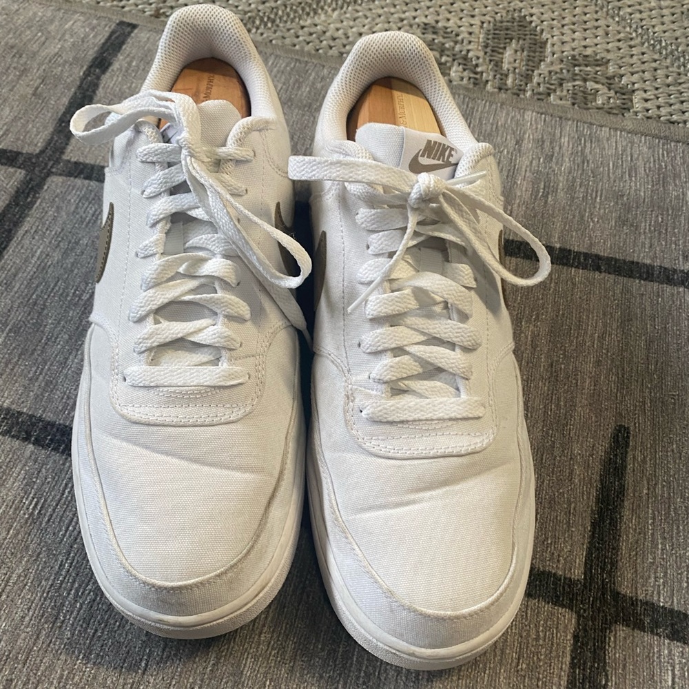 Nike Court low